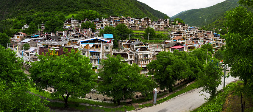 卓克基鎮(zhèn)西索民居。馬爾康市委宣傳部供圖