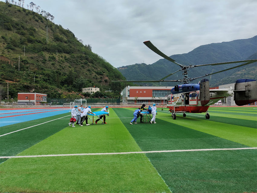 空中力量參與地震救援。四川省應急管理廳供圖