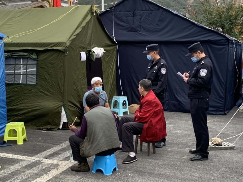 甘孜公安“震時警務”全面啟動。甘孜公安供圖