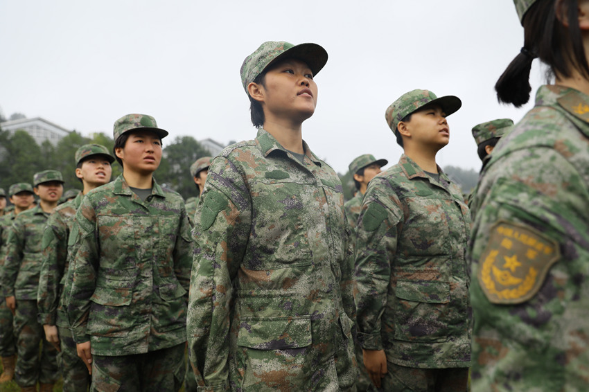 “開訓(xùn)典禮”現(xiàn)場。西部戰(zhàn)區(qū)陸軍某綜合訓(xùn)練基地供圖