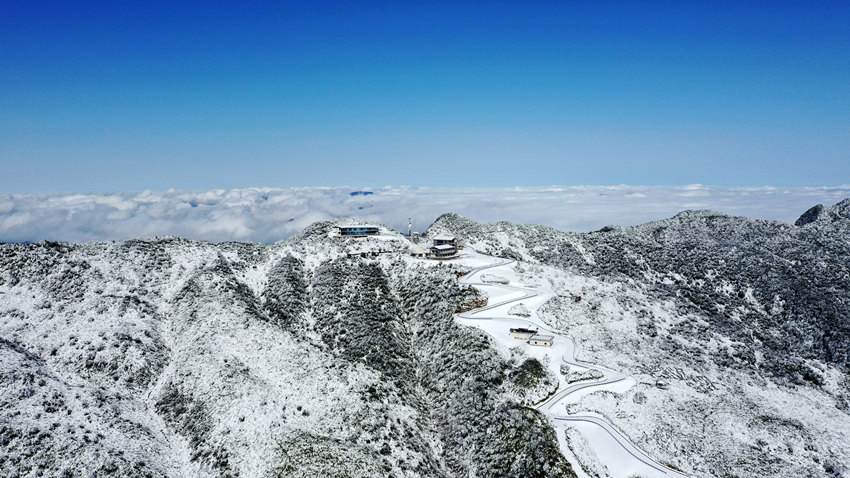 瀘州之巔雪景。代建供圖