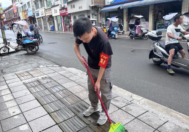 細處著手 實處發(fā)力 助力文明城市創(chuàng)建工作