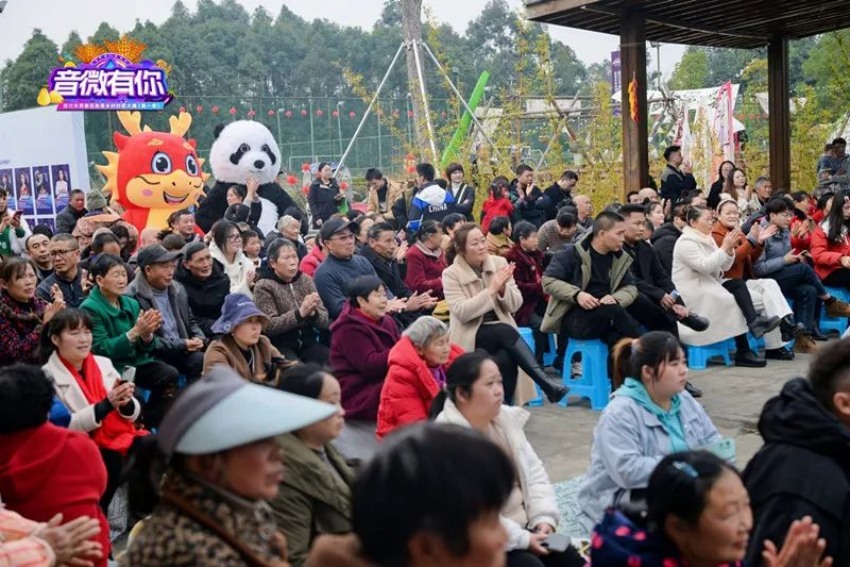 比賽現場群眾。天府新區煎茶街道供圖