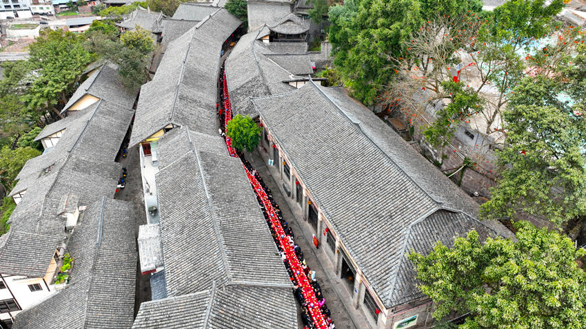 航拍太平古鎮紅軍街百家宴。支力攝