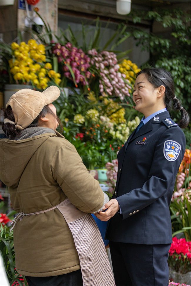 資陽市公安局資溪派出所民警、三級警長李冬梅。資陽市公安局供圖