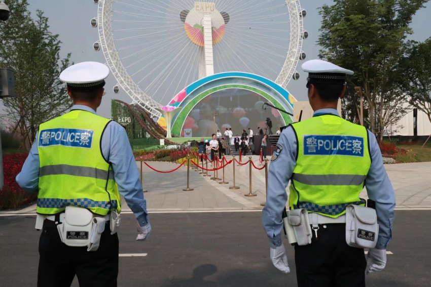 民警正在執行成都世園會安保工作。成都公安供圖