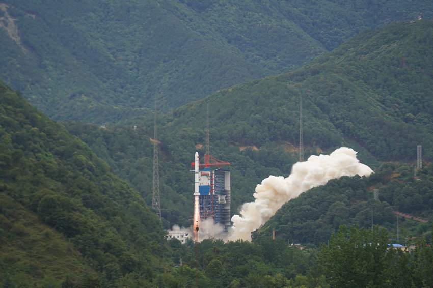 發射現場。西昌衛星發射中心供圖