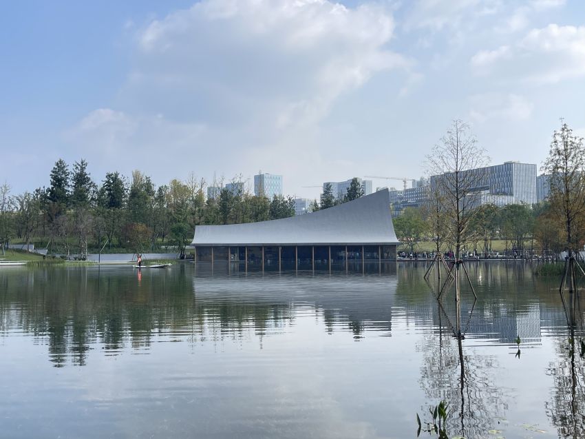 興隆湖湖畔書店。四川天府新區公園城市局供圖