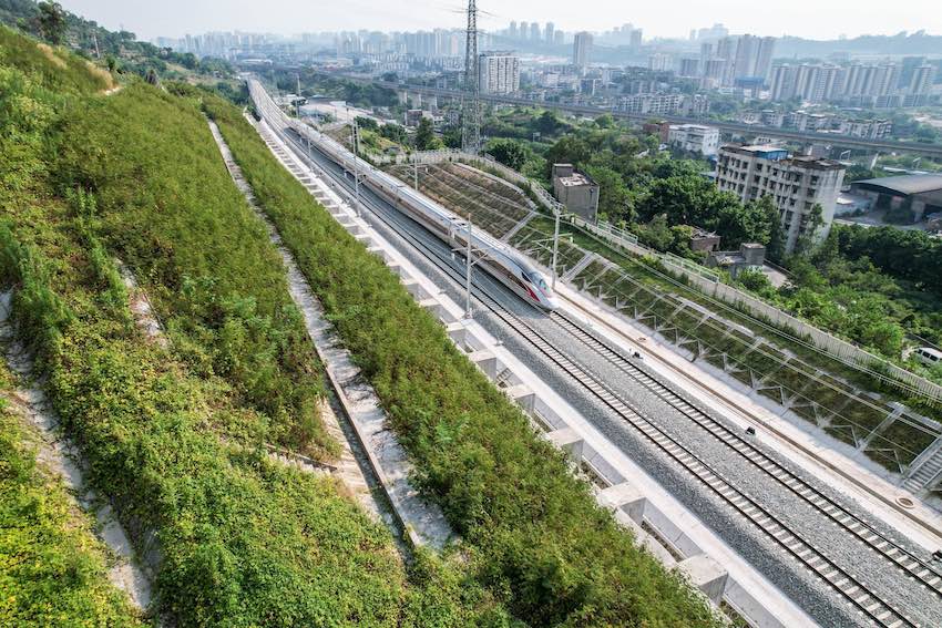 列車進入運行試驗階段。中國鐵路成都局集團有限公司供圖