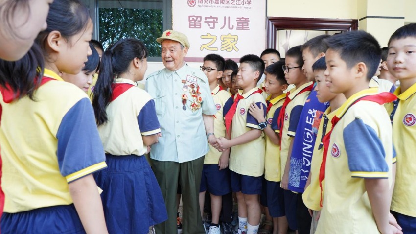 “致敬革命先烈，強國復興有我”紅色宣講活動進校園之——南充市嘉陵區之江小學。四川省退役軍人事務廳供圖