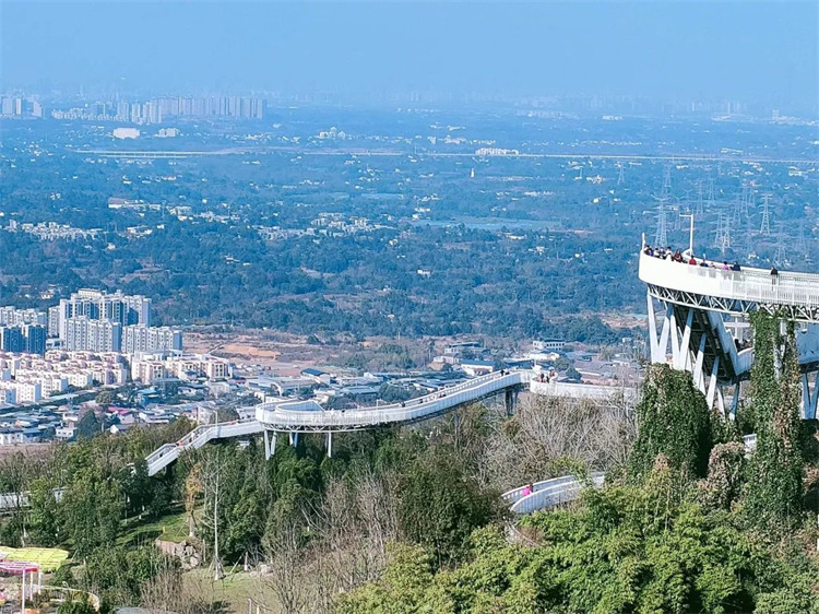 高空棧道太平街道段。四川天府新區融媒體中心供圖