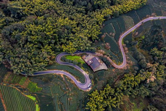 道路基礎(chǔ)設(shè)施的完善，為雨城區(qū)鄉(xiāng)村旅游發(fā)展蓄能添力